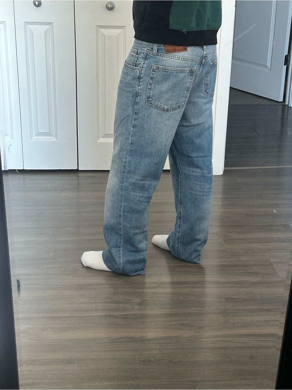 Light wash blue denim jeans - Picture 3 of 8